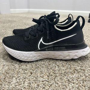 Nike infinity react sneakers